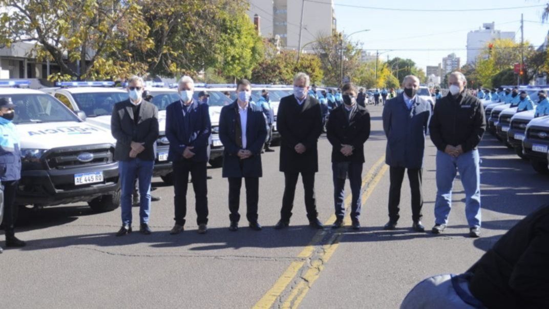 Seguridad bonaerense: Kicillof y Berni entregaron 72 patrulleros para cinco municipios