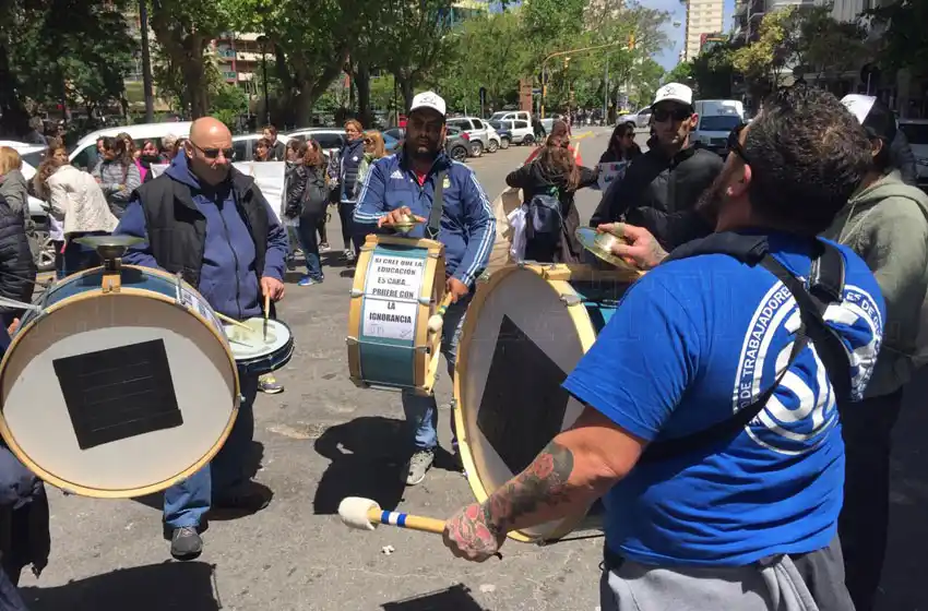 El Ejecutivo acusó a los municipales de "tomar medidas sin dialogar"