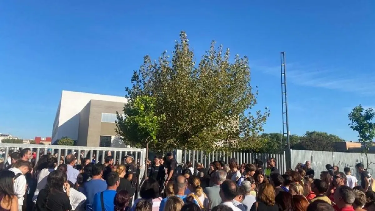 Joven de 14 años ataca a varias personas en secundaria de España