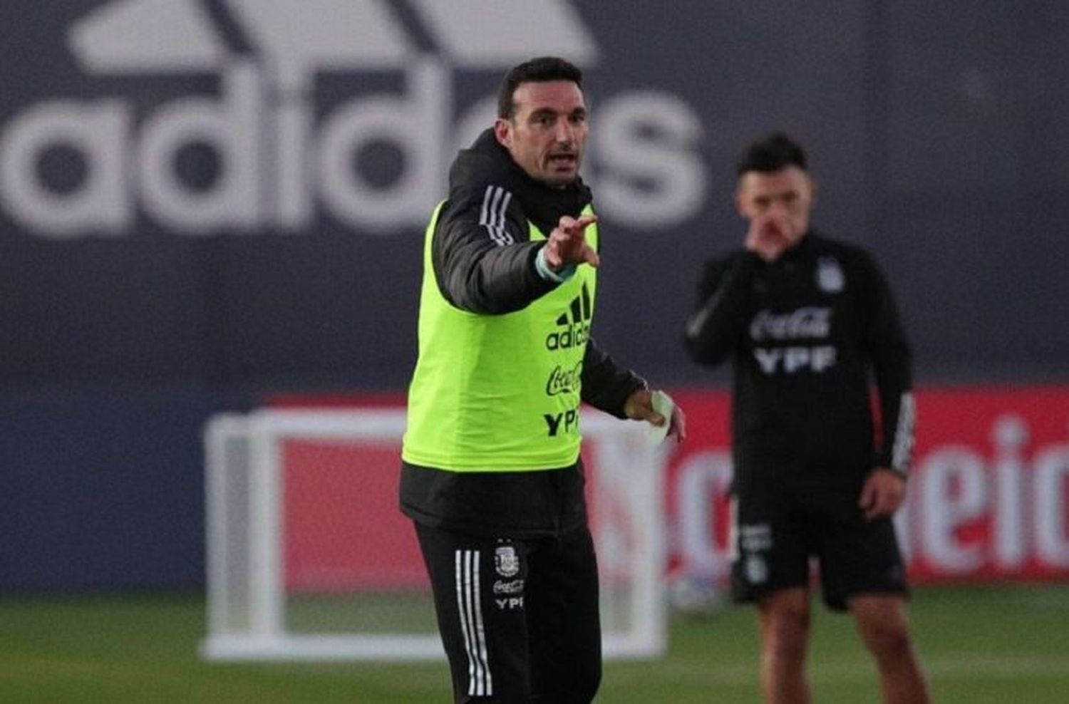 Scaloni aún no confirmó el equipo que pondrá en cancha ante Perú