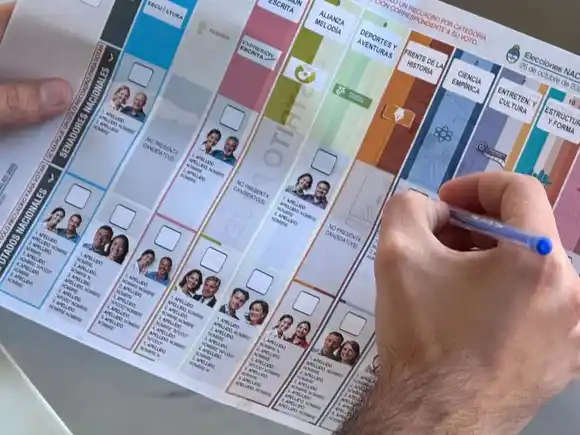 Gustavo Mason, de la CNE, explicó cómo se votará con la Boleta Única de Papel