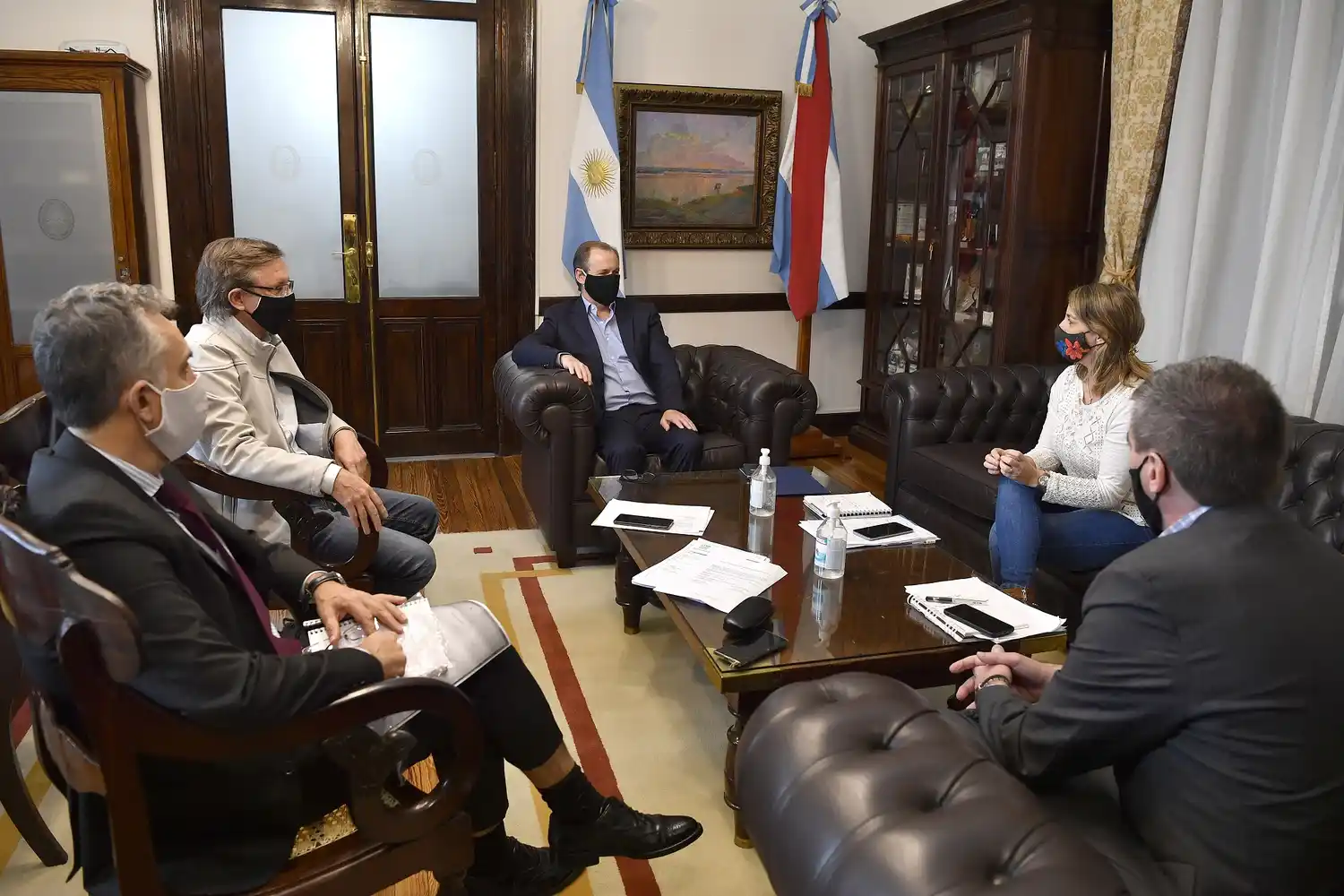 Quema en islas: Convocarán a los propietarios de tierras, en su mayoría santafesinos, a un encuentro en Victoria