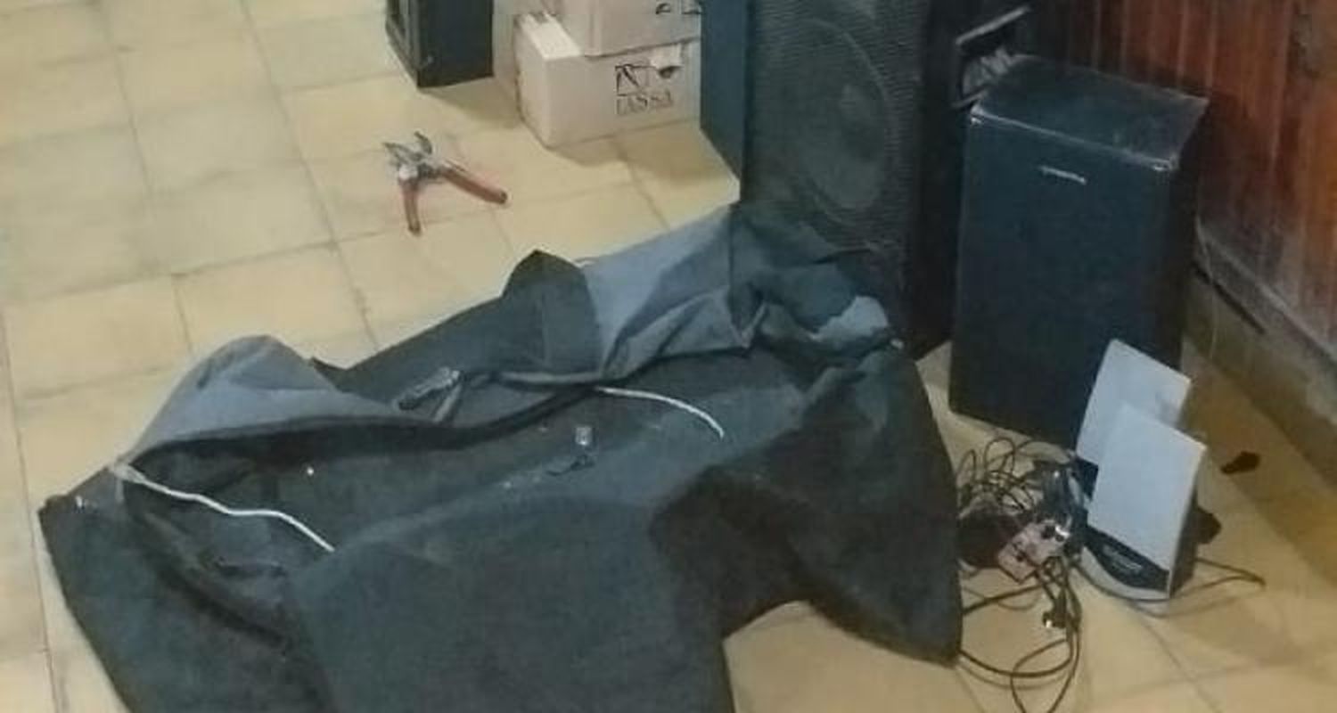 Apresaron a un joven menor de edad que robó equipamiento de la Escuela 10