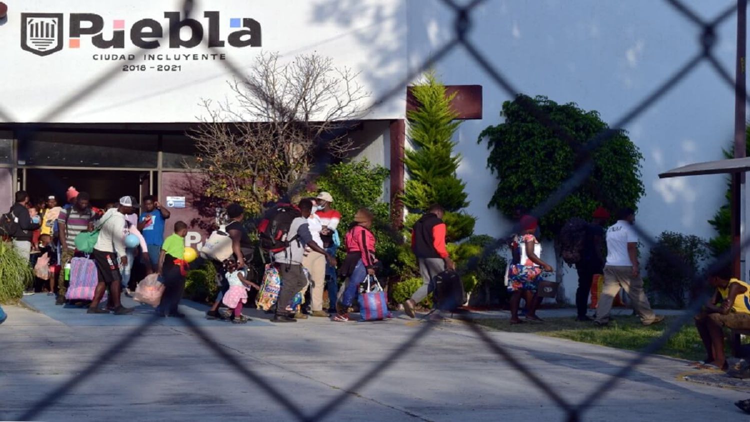 VÍCTIMAS DE LOS COYOTES: hallan en México a casi 400 migrantes, entre ellos varios venezolanos