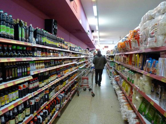 “Precios diferenciados”: "Acuerdo voluntario" por una canasta con rebajas de hasta 20%