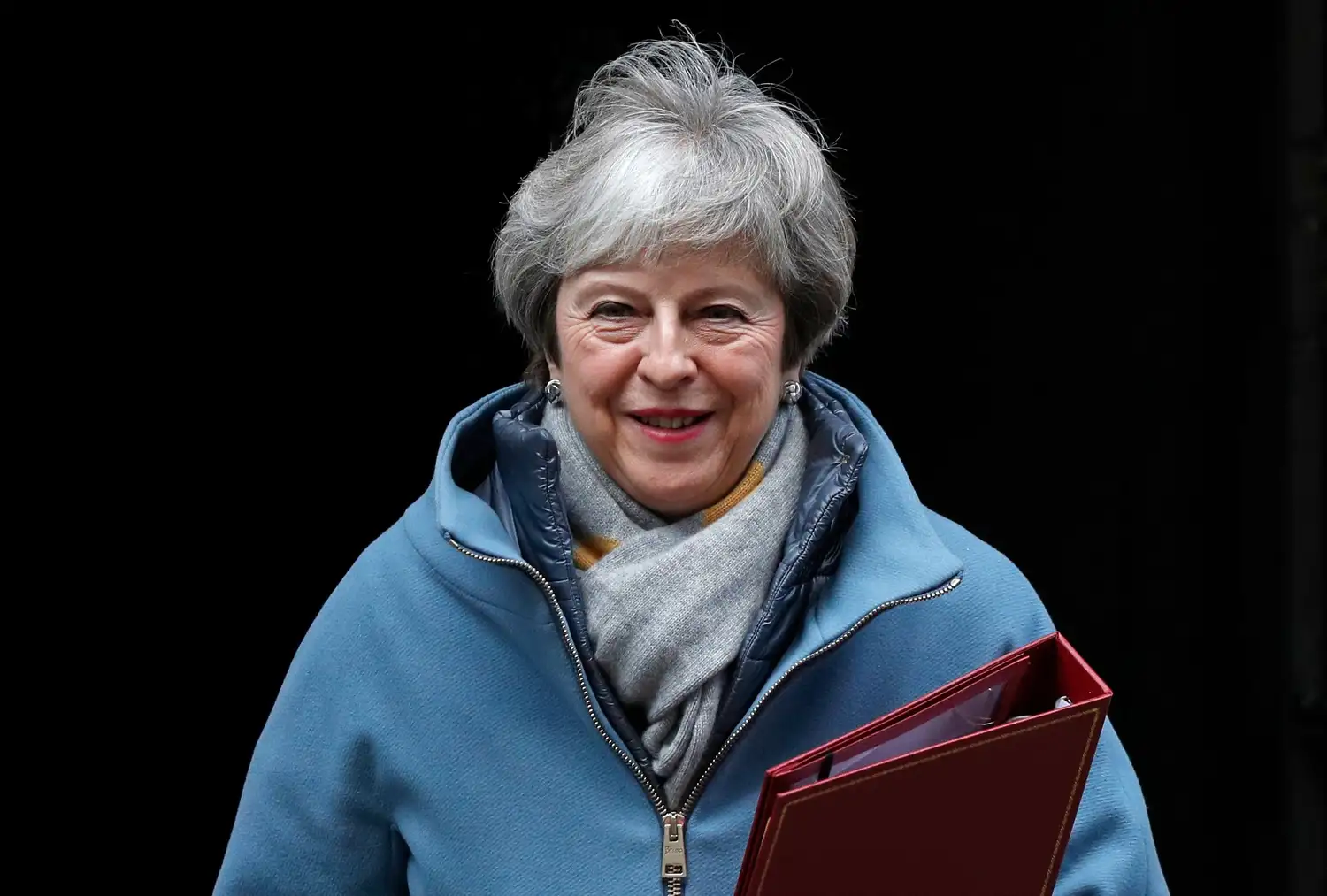 Theresa May propuso negociar el punto más conflictivo del Brexit con la Unión Europea