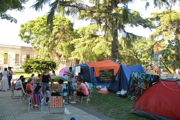 Comenzó el diálogo: “Darles viviendas a todos es imposible”