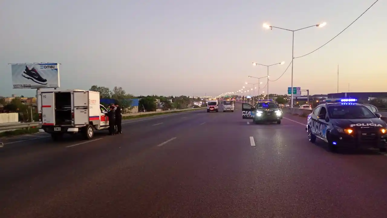 Identificaron a la motociclista que murió tras volcar en Circunvalación.