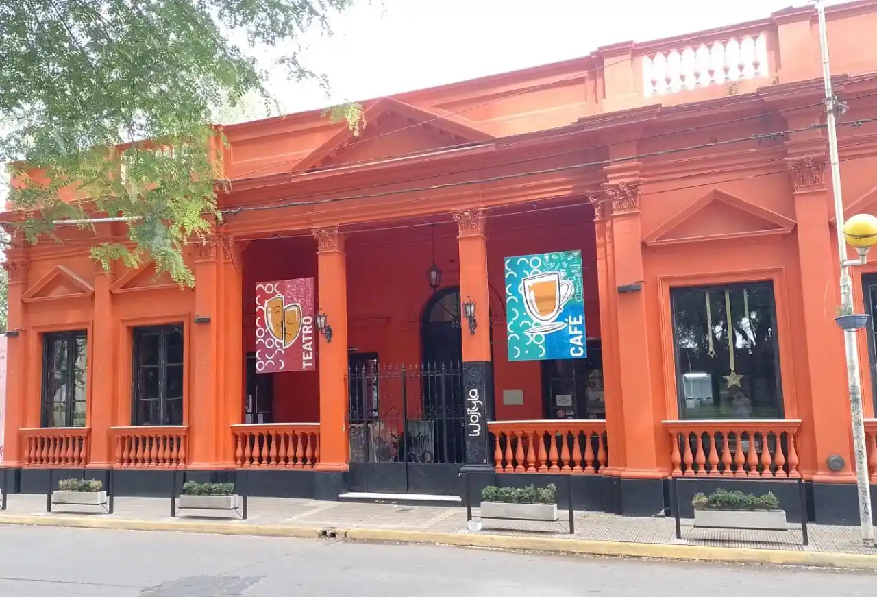 Teatro café Wojtyla: música, una comedia de Julio Chávez y nueva función para “Terapia despareja”