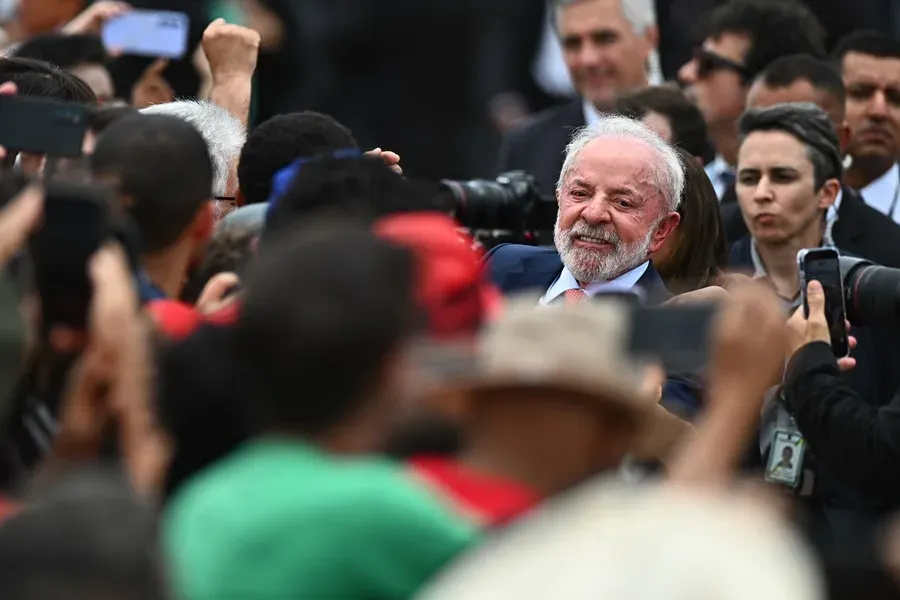 Lula  frente al Palacio del Planalto en Brasilia (Brasil). EFE