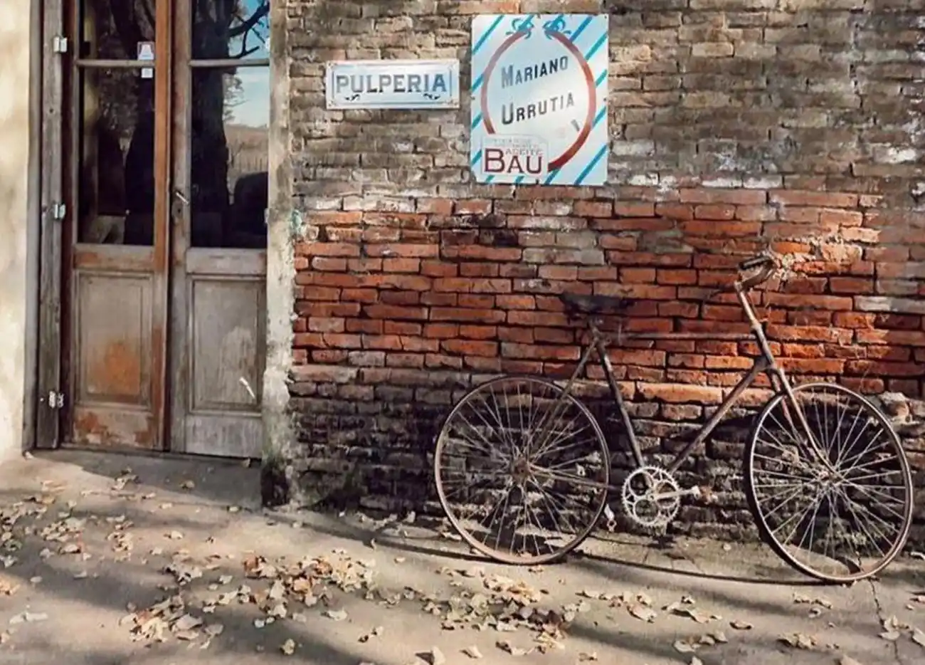 La pulpería Miramar fue escenario de galeras, posta de caballos, lugar de paso familiar y de reunión de hombres solos.