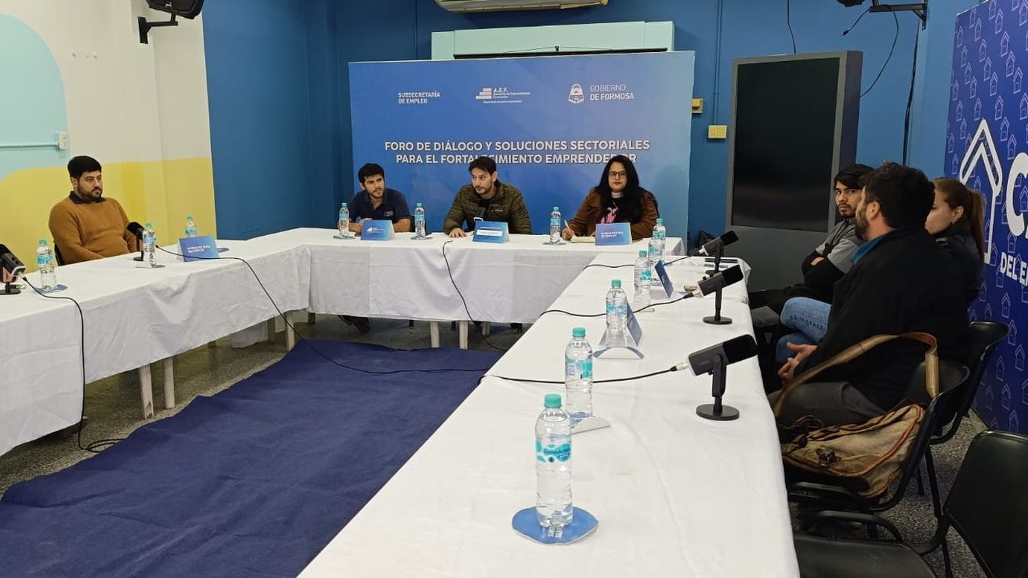 Importante reunión en el Foro de Diálogo y Soluciones Sectoriales para el Fortalecimiento Emprendedor