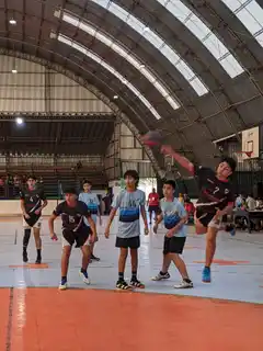 En varones, un triunfo y una caída para Defensa