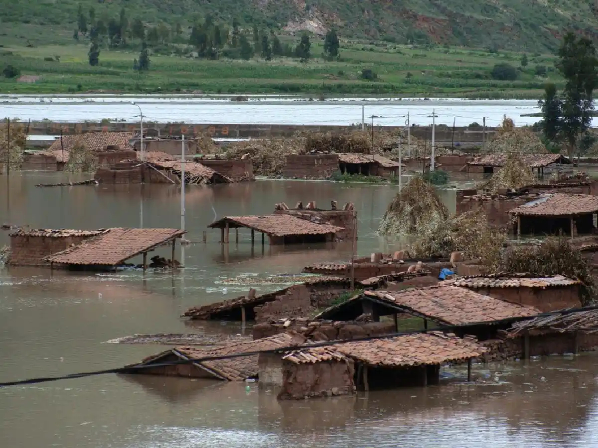 Casi 900 evacuados en Machu Picchu tras lluvias e inundaciones en Perú