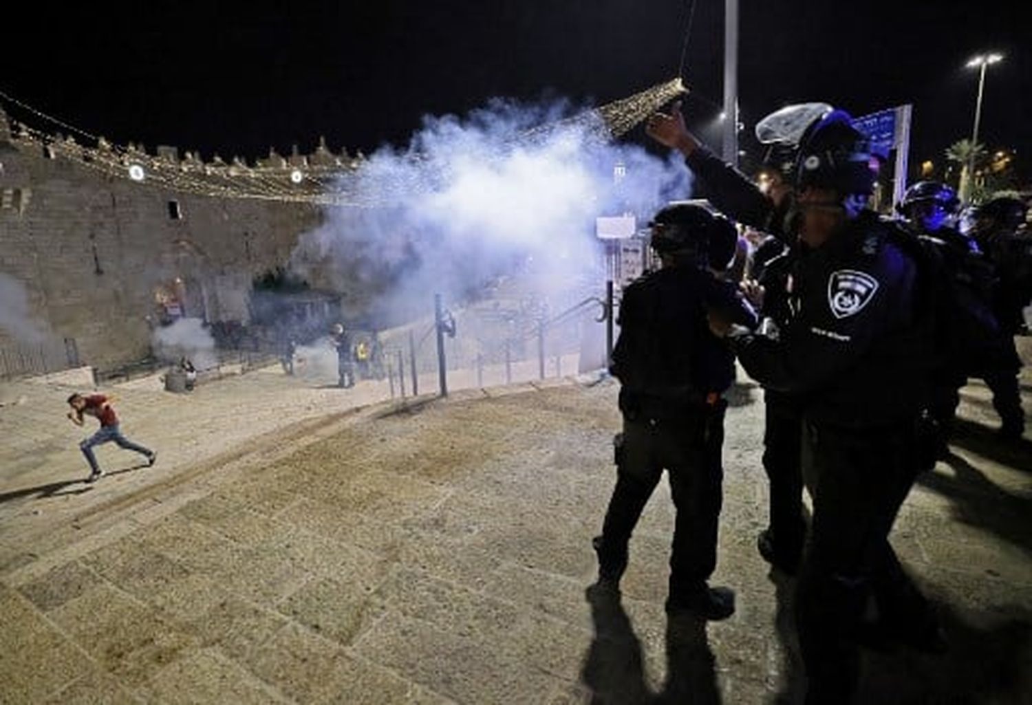 Al menos 20 MUERTOS tras lluvia de misiles en escalada en el conflicto entre Israel y Palestina