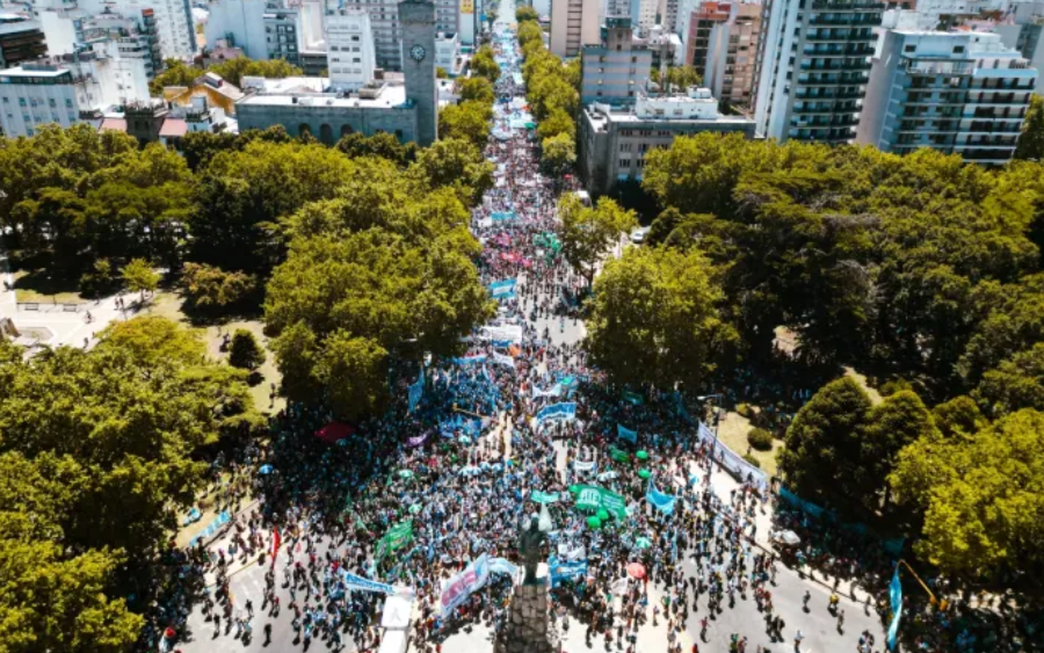 🔴 Así fue el minuto a minuto: Javier Milei enfrentó el primer paro general de la CGT