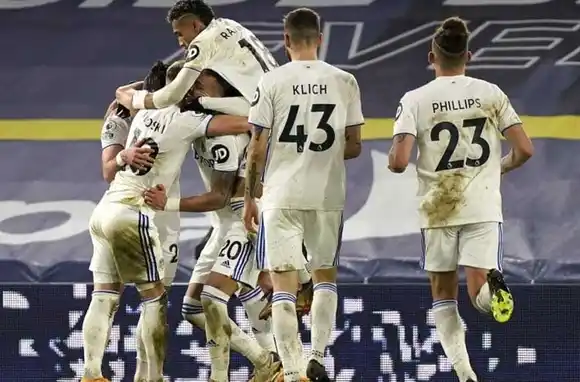 El Leeds de Bielsa goleó y recuperó la memoria