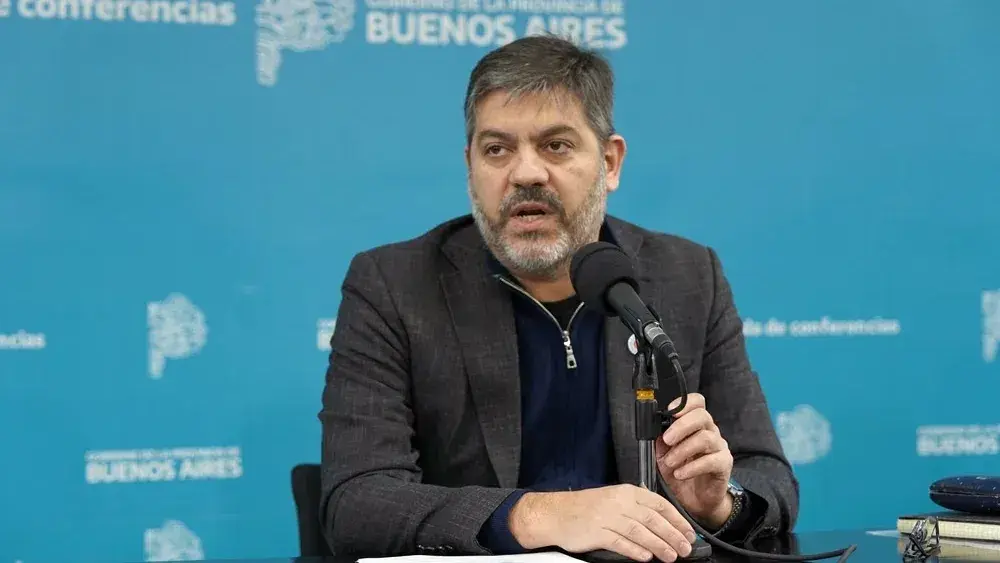 El ministro de Gobierno, Carlos Bianco, en conferencia de prensa. (Agencia DIB)