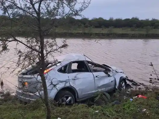 Hospitalizaron a cuatro personas tras violento despiste: dos están graves