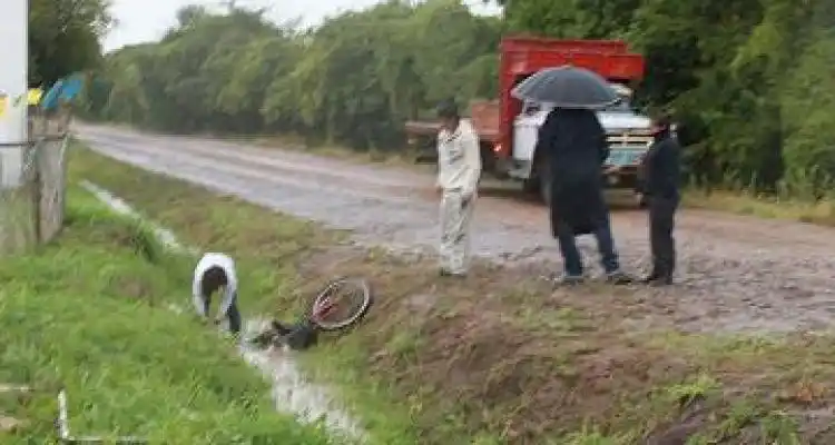 Investigan las causas de la muerte del hombre hallado en un zanjón