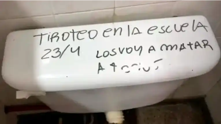 Múltiples amenazas de tiroteos en escuelas: advierten que “no son una broma, es un delito"