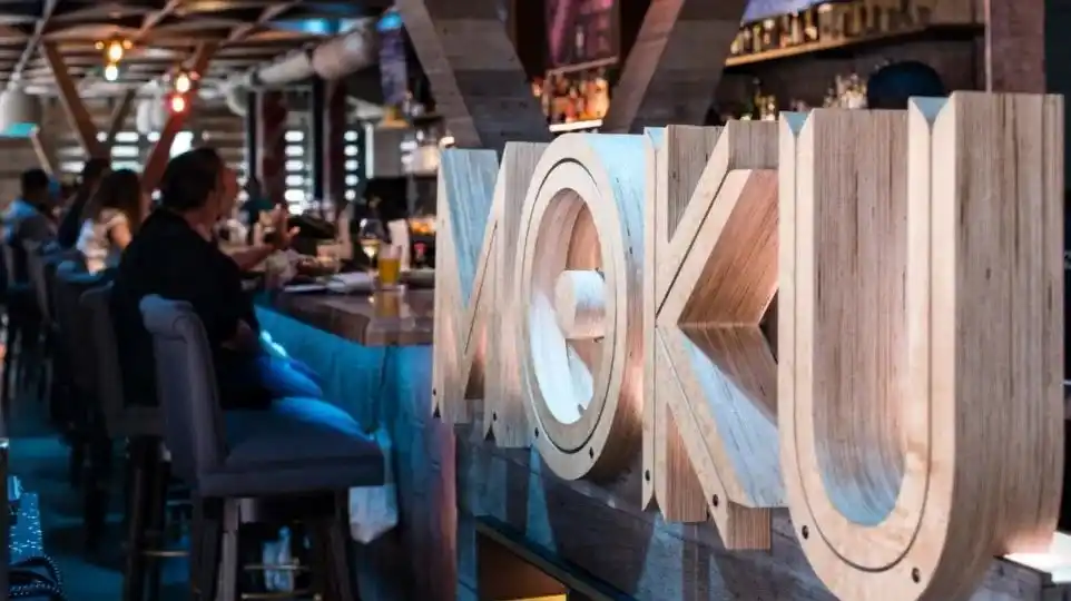 Quiso pagar en un restaurante con tarjeta, pero estaba bloqueada: la actitud del local la dejó sin palabras