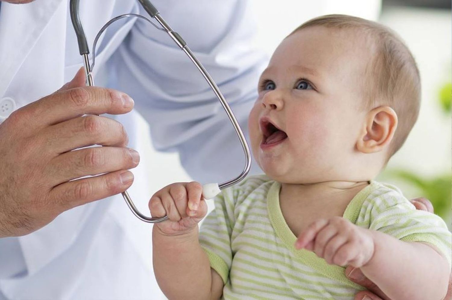 Día del Pediatra: su rol clave en la salud física, mental y emocional de los niños