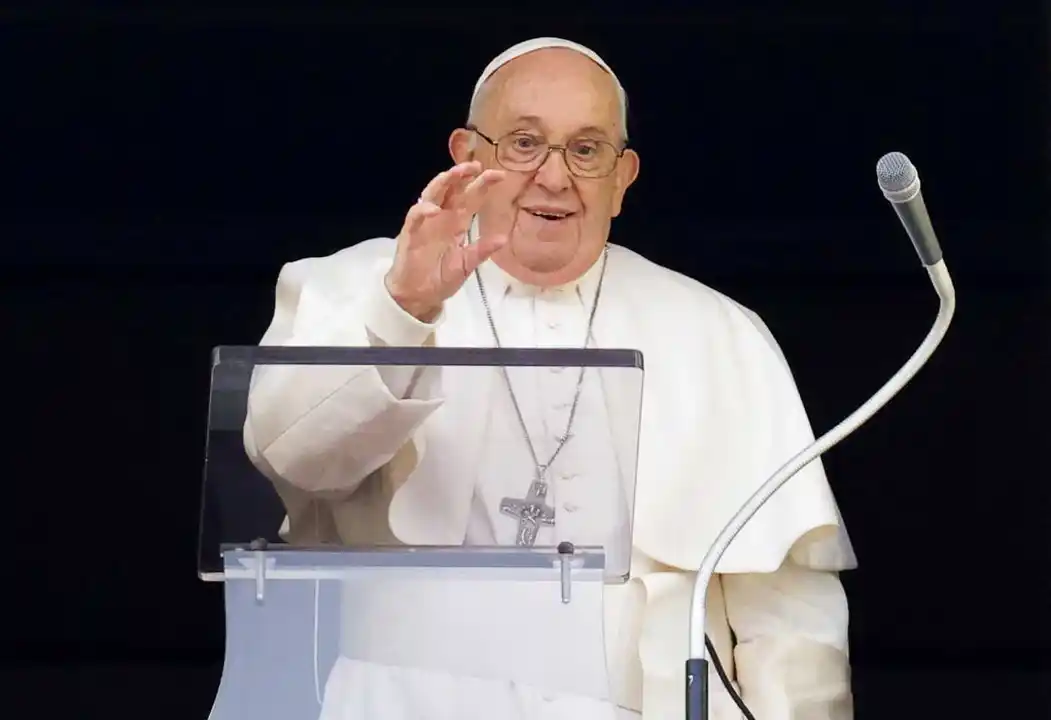 “Nuestro corazón esta noche está en Belén”, afirmó el Papa en la misa de Nochebuena