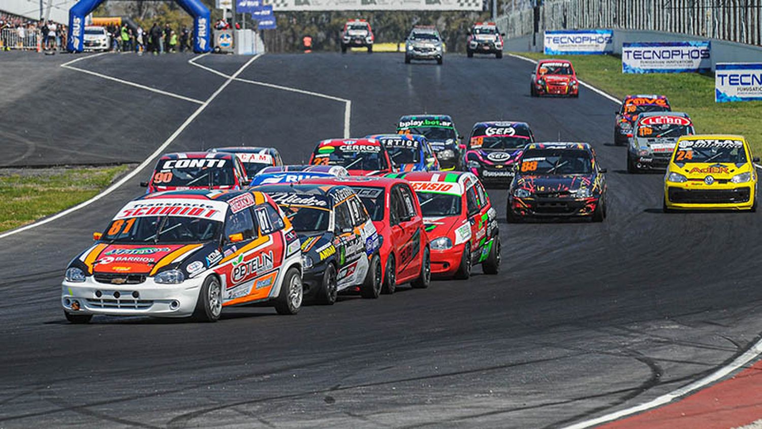 Gran triunfo de Luciano Martínez en la Clase Dos,  en el Autódromo de Buenos Aires