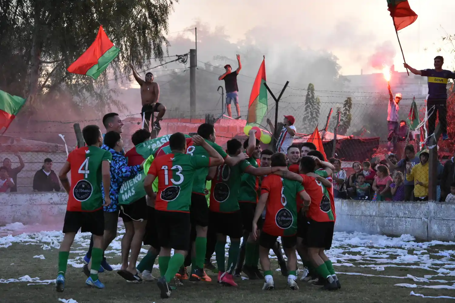 De punta a punta, Defensores Unidos se consagró campeón del Apertura para Primera B y ascendió a la A