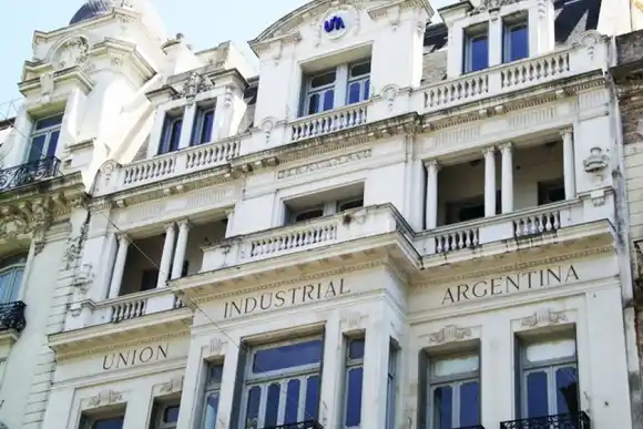 La UIA puso condiciones para apoyar el congelamiento de precios