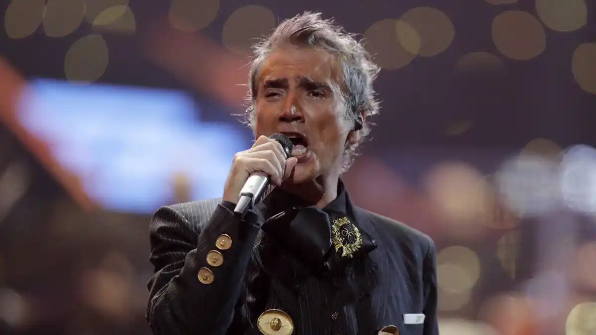 ¿LO VOLVIÓ A HACER? Alejandro Fernández da un nuevo «show»