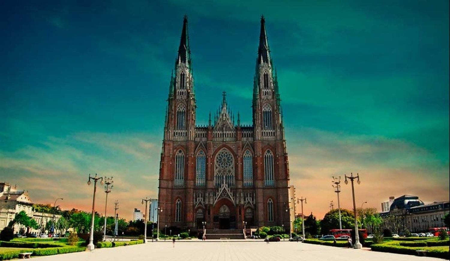 Vuelven a sonar las campanas de la Catedral de La Plata