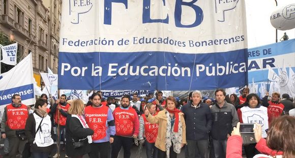 El Gobierno bonaerense puso en duda el paro docente convocado por la FEB y advirtió que descontará el día