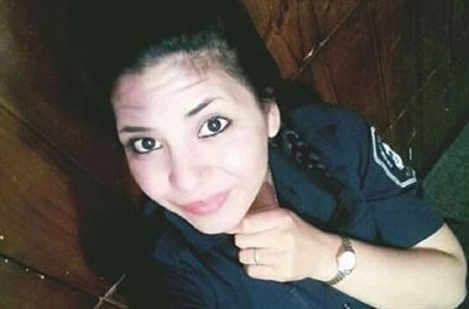 La mujer policía baleada se encuentra en estado delicado