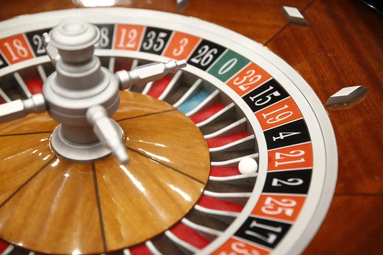 El tradicional “Colorado el 21” marcó el inicio oficial de la temporada 2026 en el Casino Central de Mar del Plata.