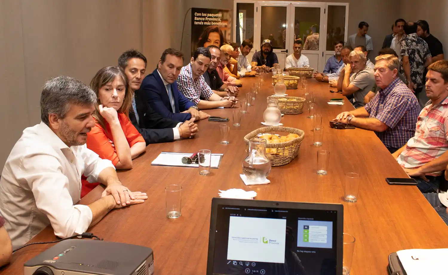 Zabaleta y Di Tullio se reunieron con pymes de Hurlingham con eje en acceso a créditos del Banco Provincia