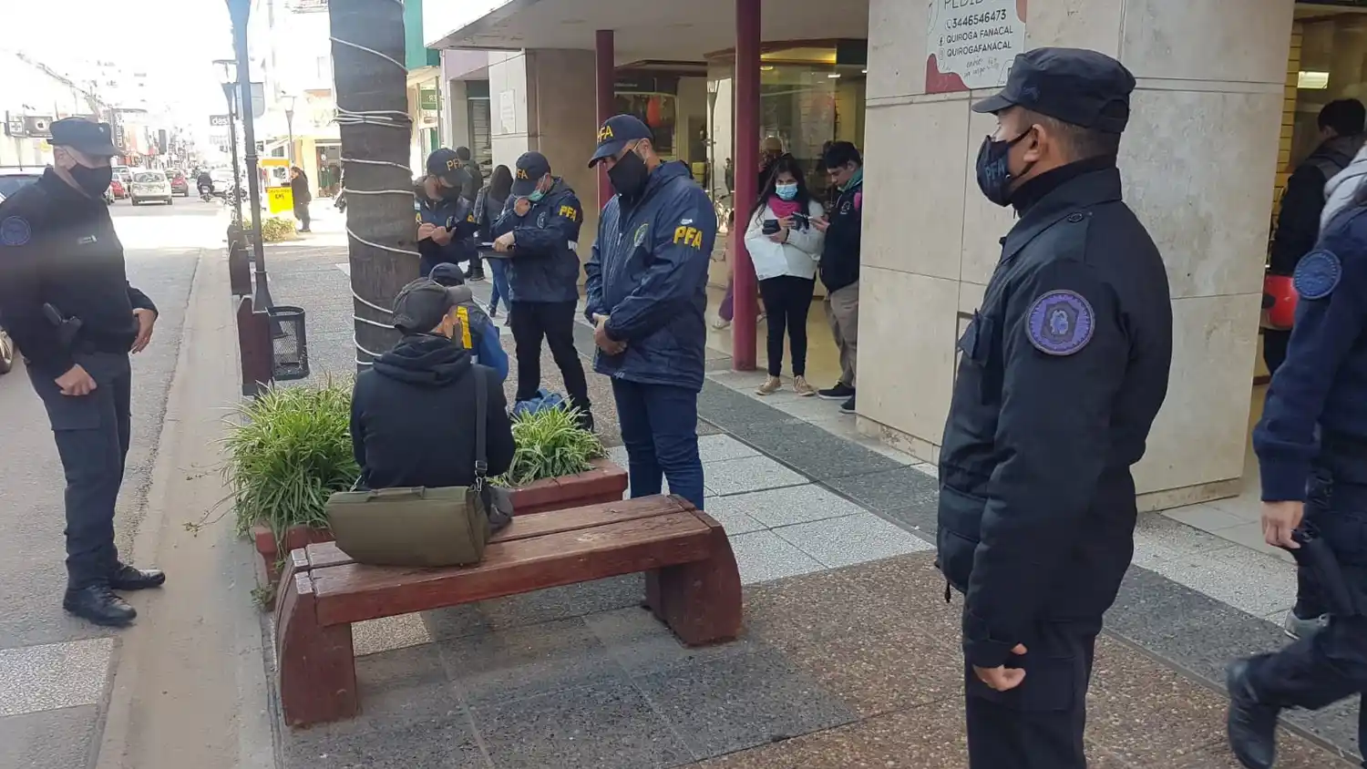 La Policía Federal detuvo a una persona con pedido de captura