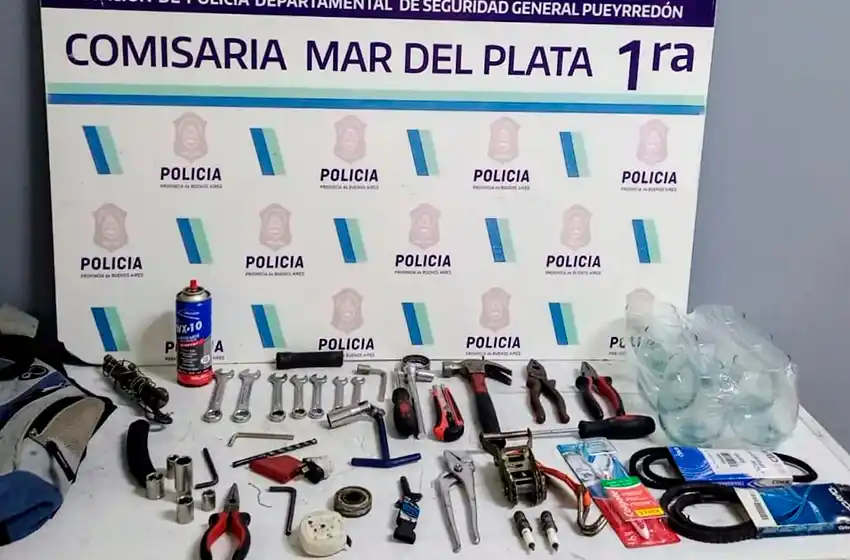 Violentó cerradura y robó herramientas de una camioneta