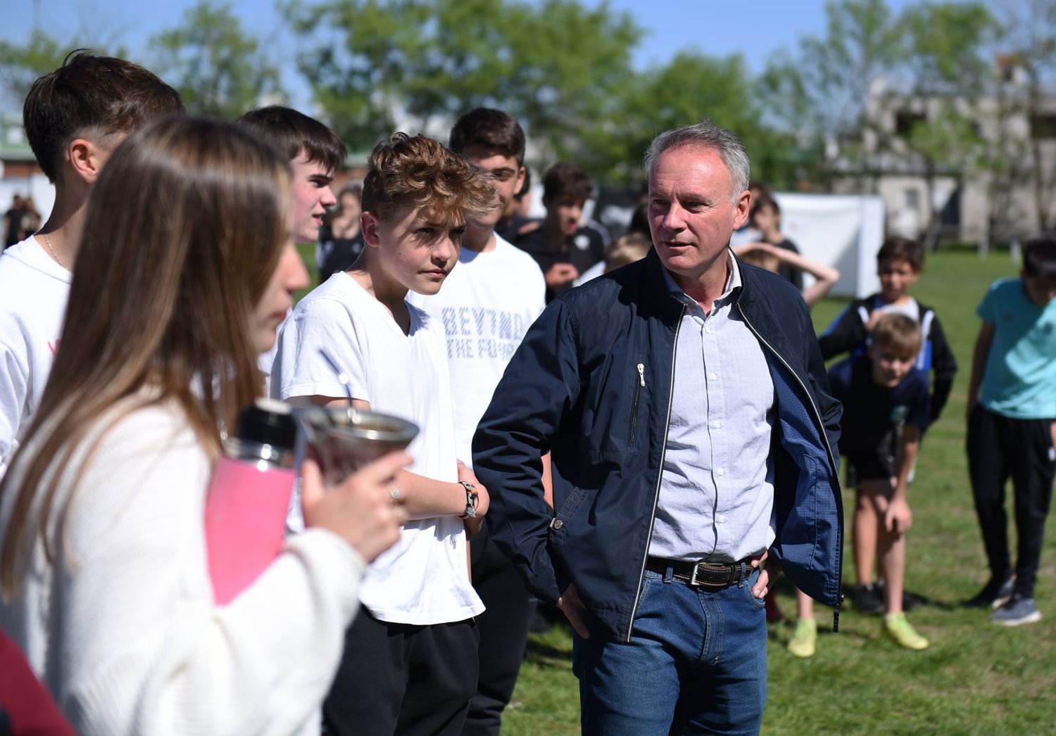 Comenzó la primavera y Schneider anunció la quita de restricción horaria al uso del Parque del Lago