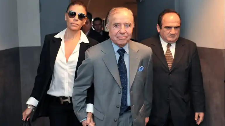 Carlos Menem: "Yo apoyo al Gobierno"