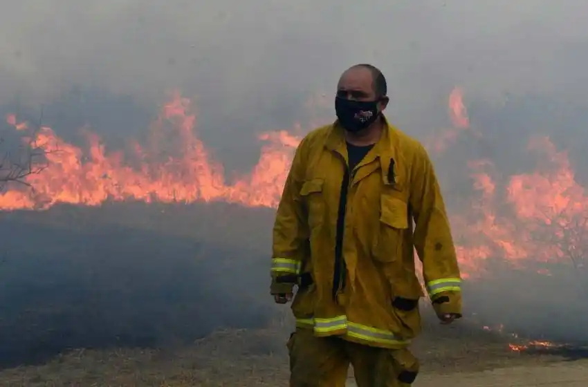 Incendios forestales en Argentina: además de Santa Fe, otras 10 provincias mantienen focos activos