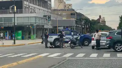 Choque entre dos motos dejó solo daños materiales en el centro