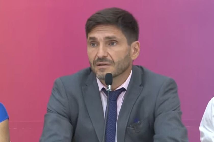 Pullaro presentó la licitación de armas no letales: "Se terminó eso de que la policía siempre es culpable en un enfrentamiento"