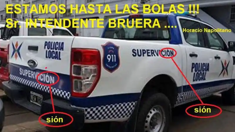 La Plata: Camionetas de la Policía Local con errores de ortografía