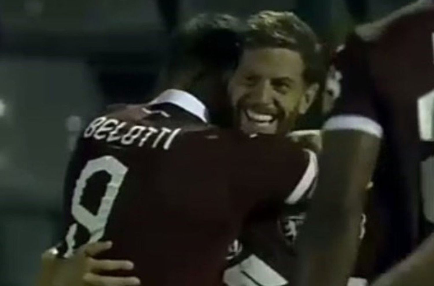 El ex Newell’s Cristian Ansaldi convirtió un gol tan sorpresivo como increíble