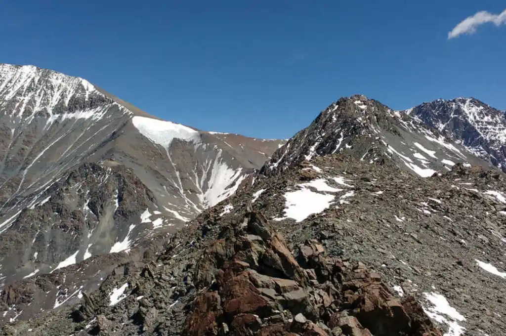 Buscan a tres andinistas que desaparecidos en Mendoza