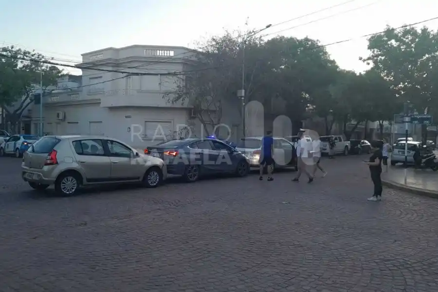 Nuevo choque en cadena en una esquina complicada de la ciudad: 3 vehículos afectados