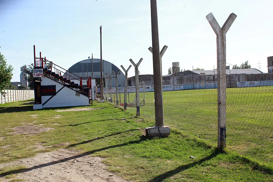 No cesan los casos de inseguridad: daños en cancha de Defensores