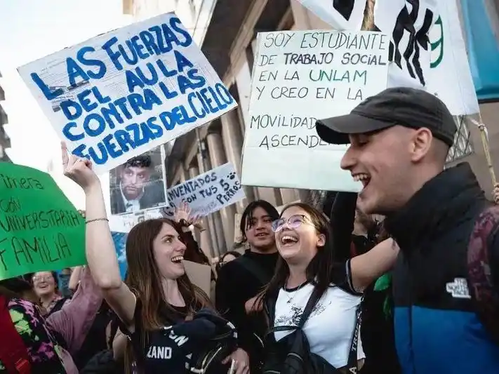 La CGT Regional Formosa se adhiere a
la cuarta Marcha Federal Universitaria